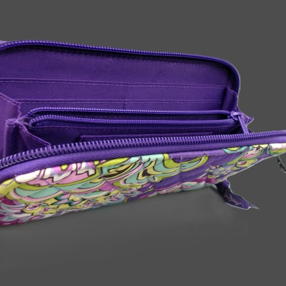 Vera Bradley Wallet in Heather Fabric (Retired) - Picture 3 of 8